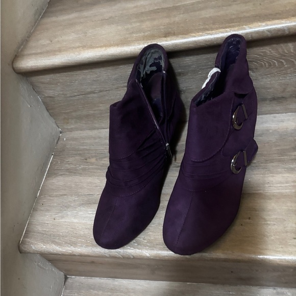 Avenue Deep Purple Ankle Booties - Picture 1 of 3